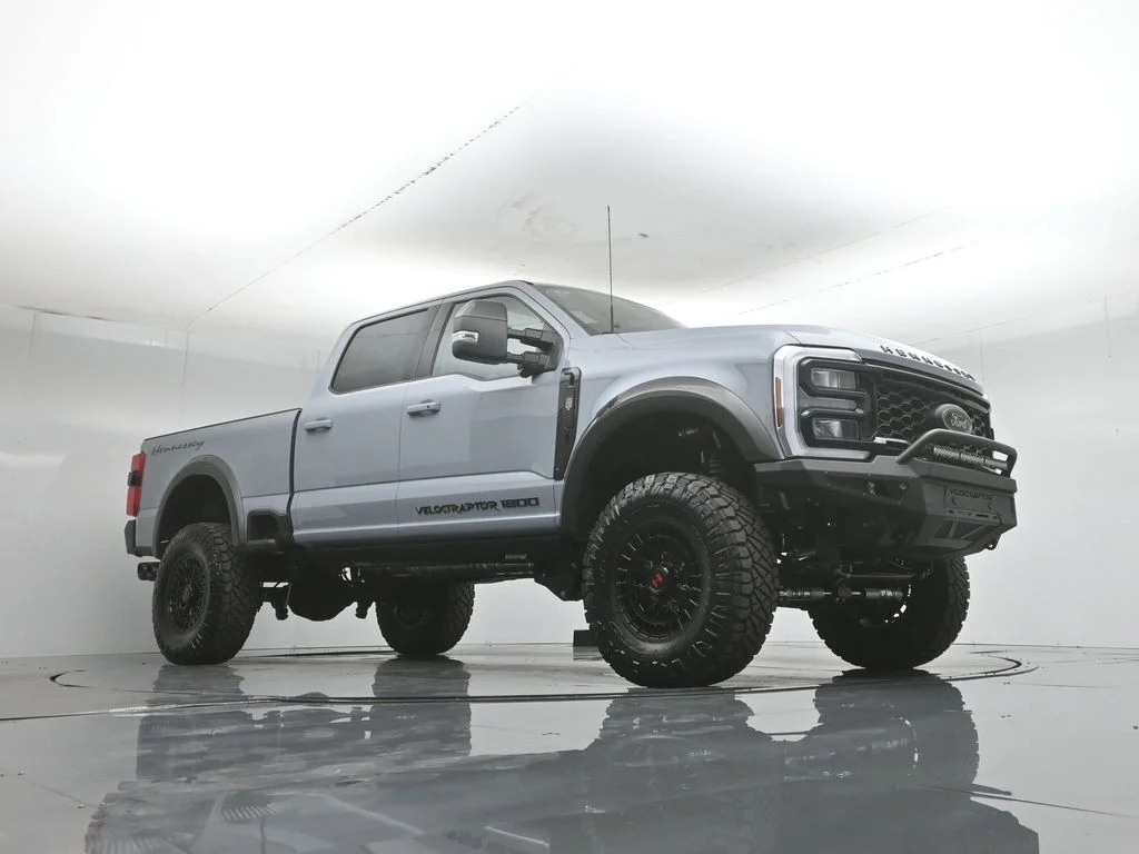 New 2026 Glacier Gray Metallic Tri-Coat Ford Lariat image 3