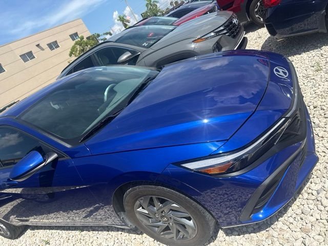 Used 2024 Blue Hyundai SEL image 4