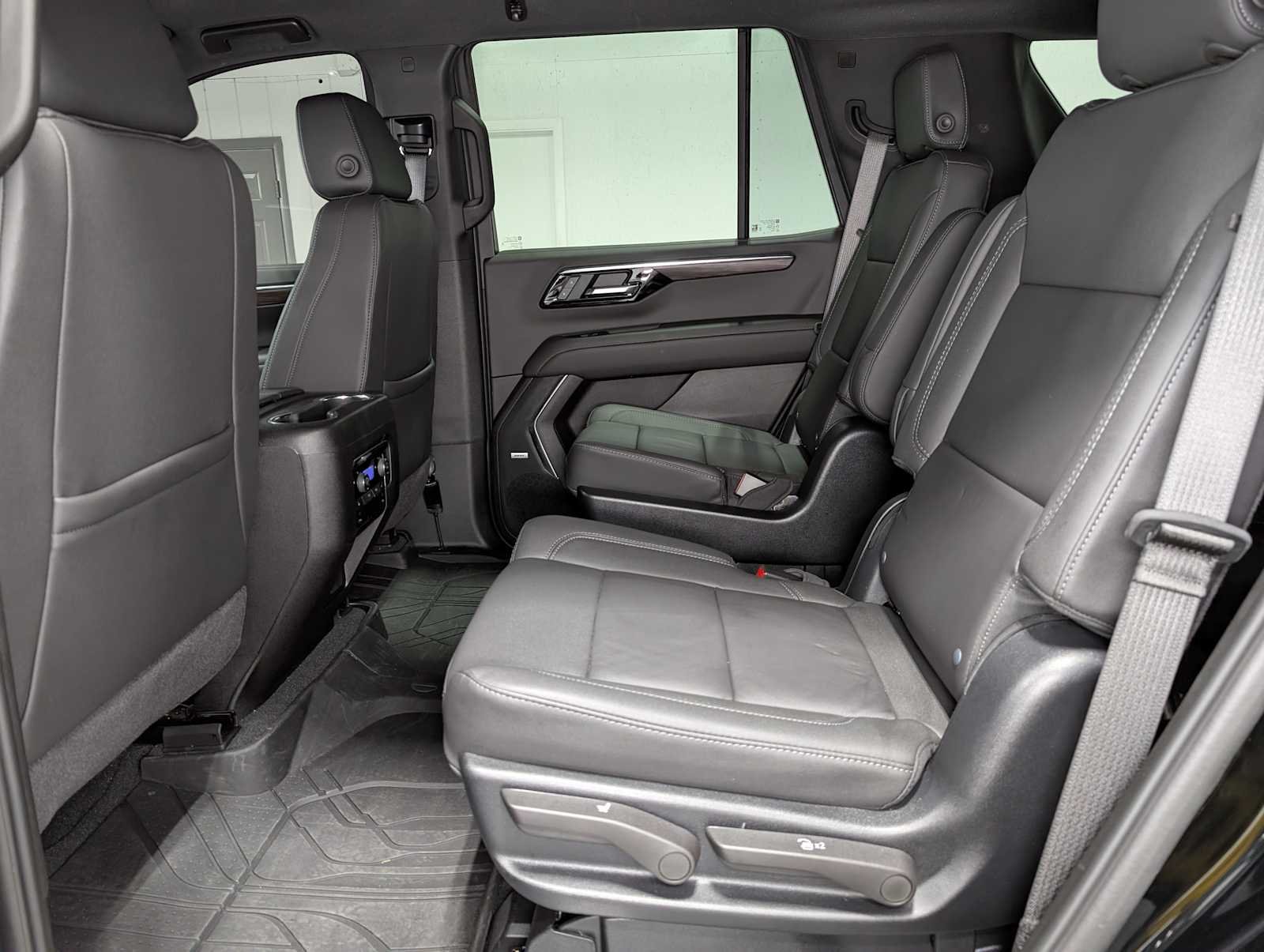 2025 Chevrolet Tahoe Z71 - Photo 24