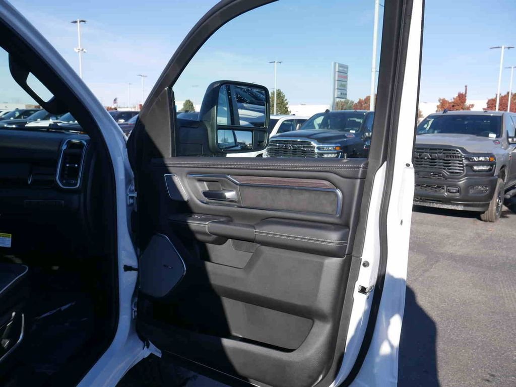 New 2026 Bright White Clear-Coat Exterior Paint RAM LARAMIE image 32