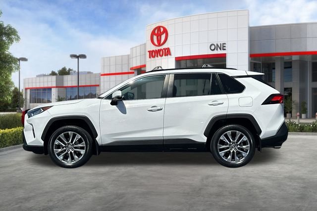 Certified Used 2019 White Toyota XLE Premium image 9