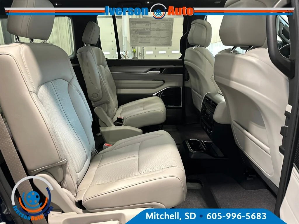 New 2026 Blue Jeep Limited Altitude image 32