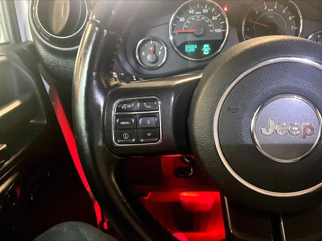 Used 2017 White Jeep Sahara image 22