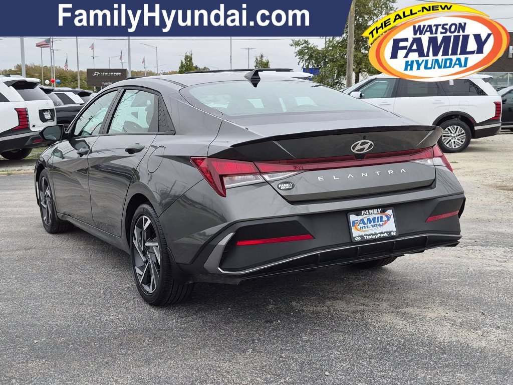 2025 Hyundai Elantra SEL - Photo 6