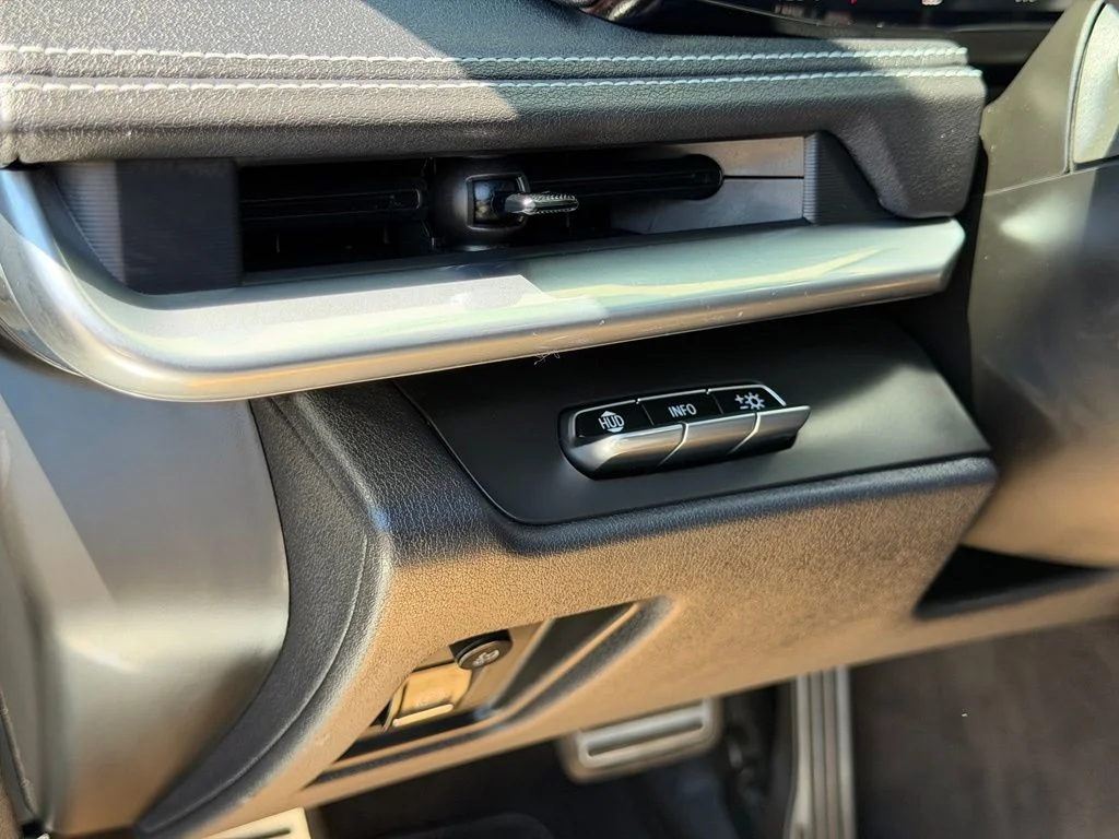 Used 2023 Gray Chevrolet Stingray image 18