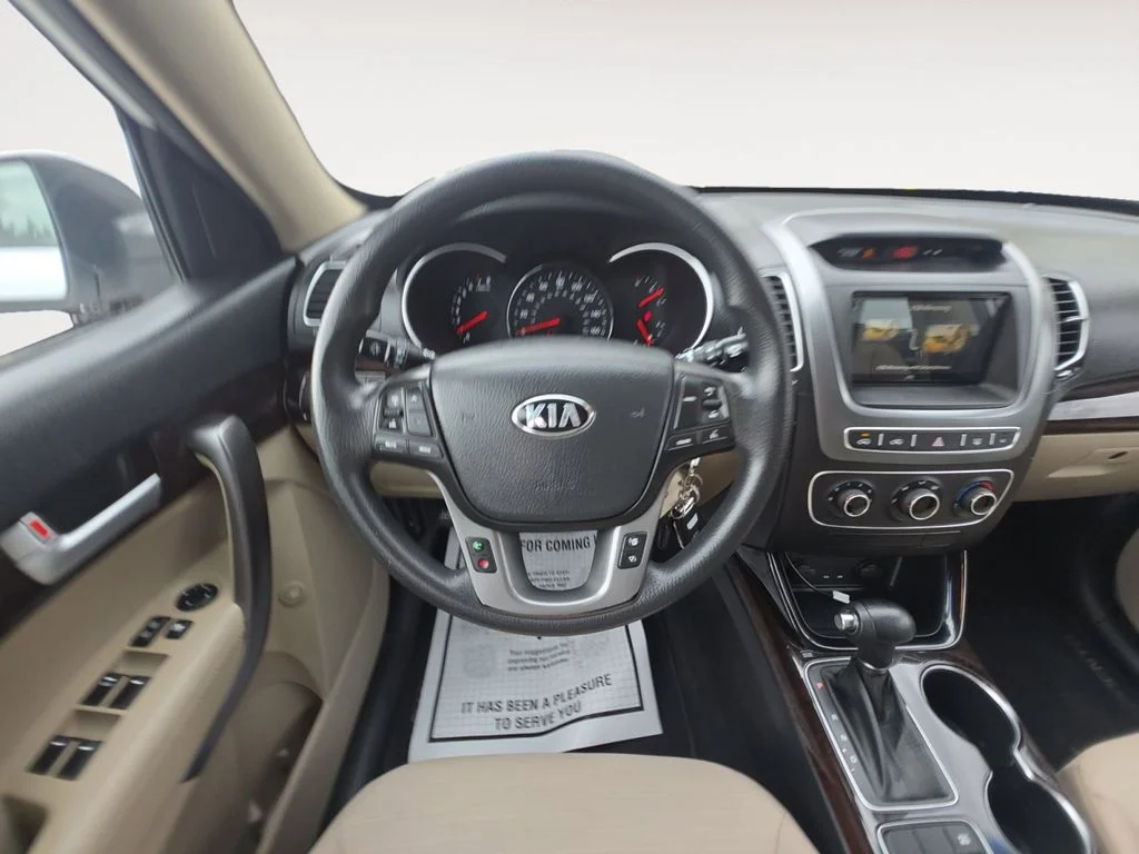Used 2015 White Kia LX image 12