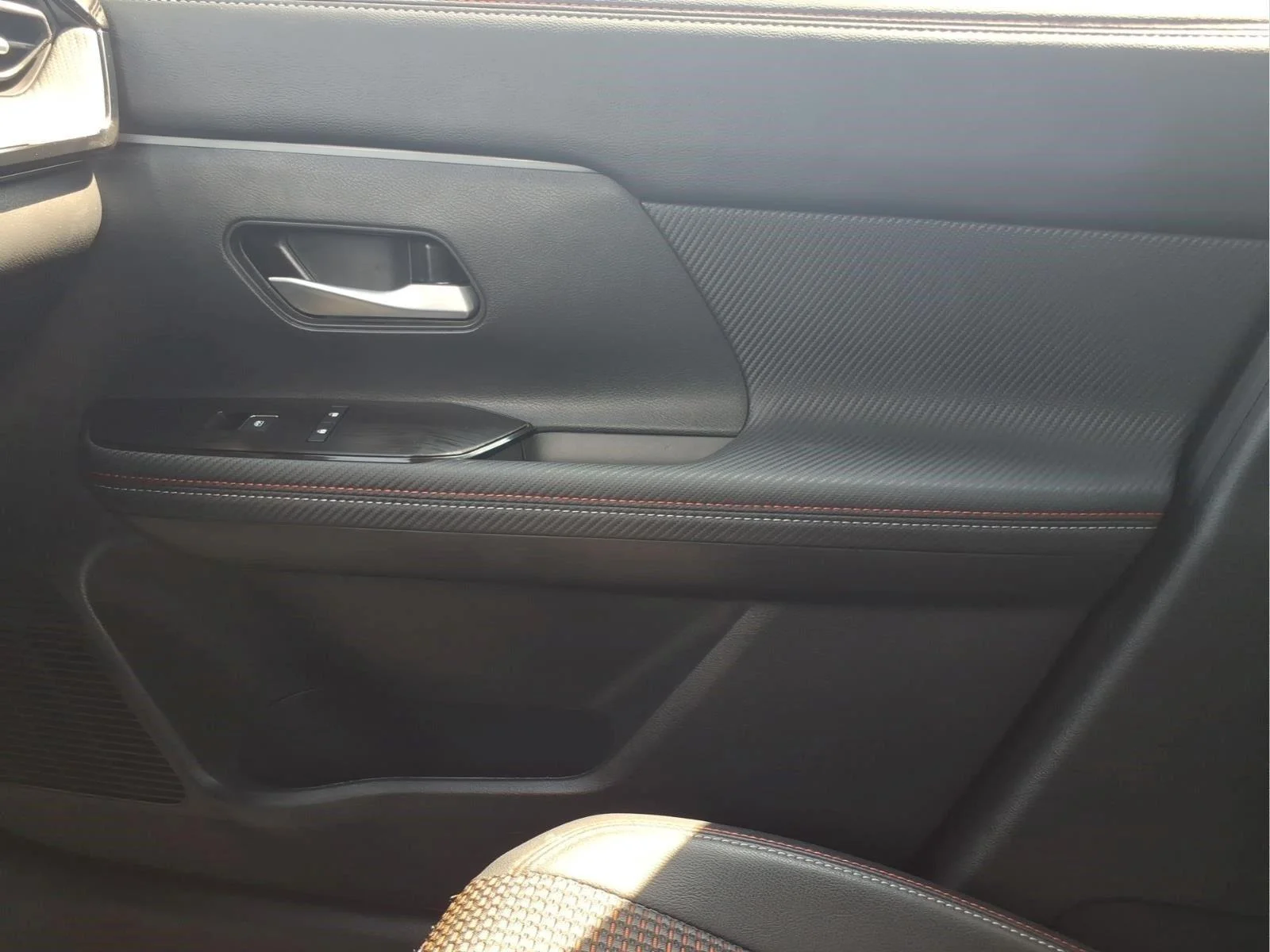 Used 2026 Super Black Nissan SR image 28