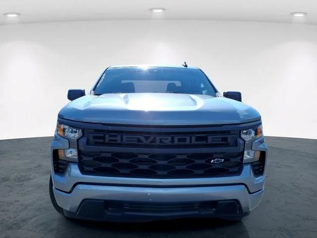 Used 2023 Gray Chevrolet Custom image 4