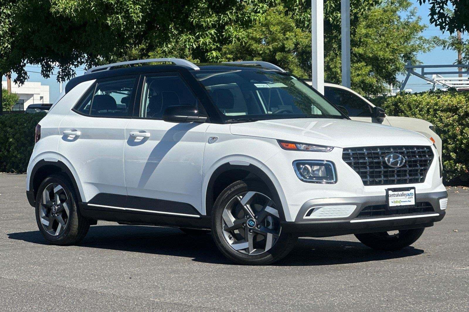 New 2026 Lunar White w/Black Roof Hyundai SEL w/Two-Tone Roof image 30