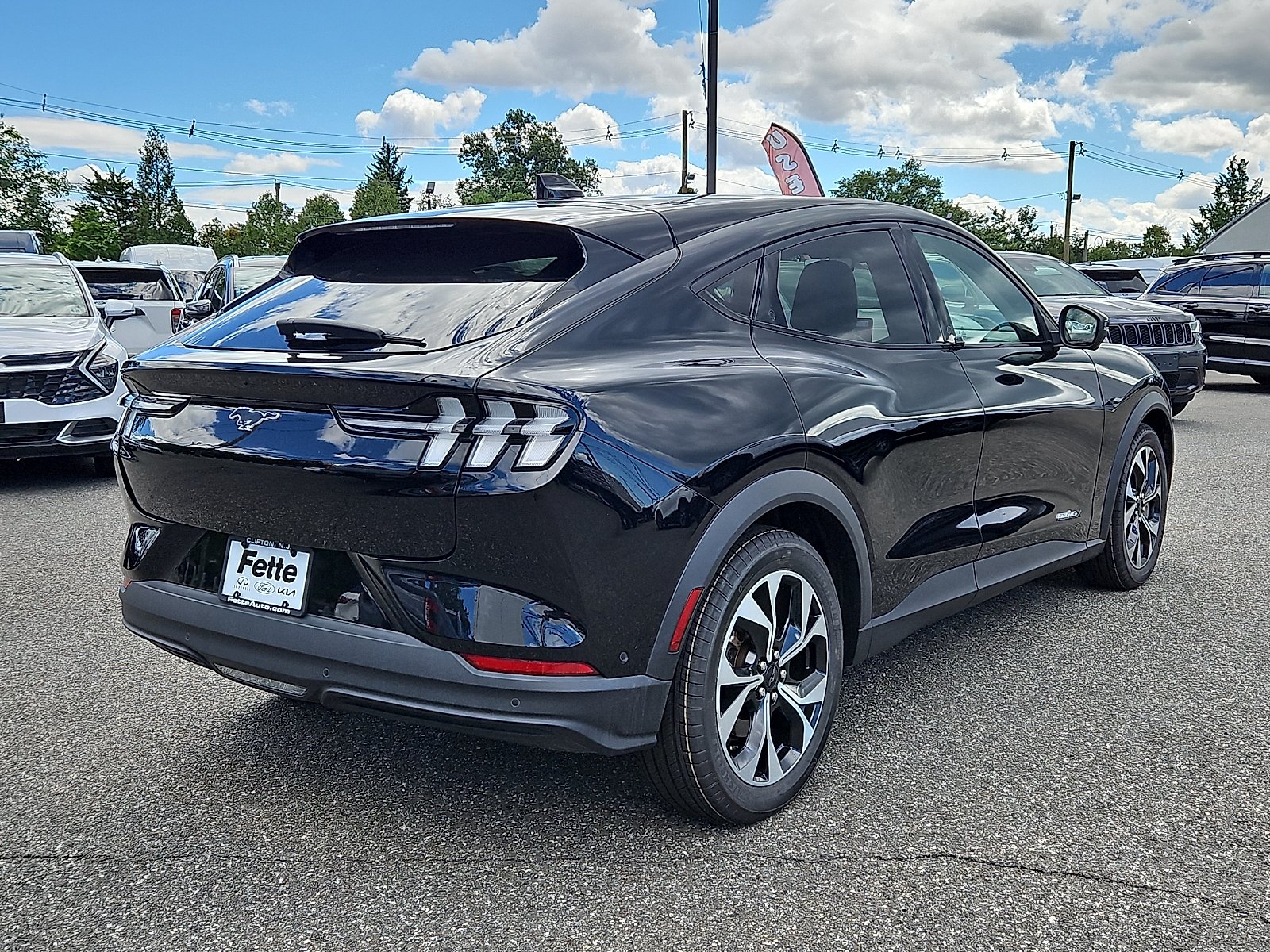Used 2024 Shadow Black Ford Select image 4