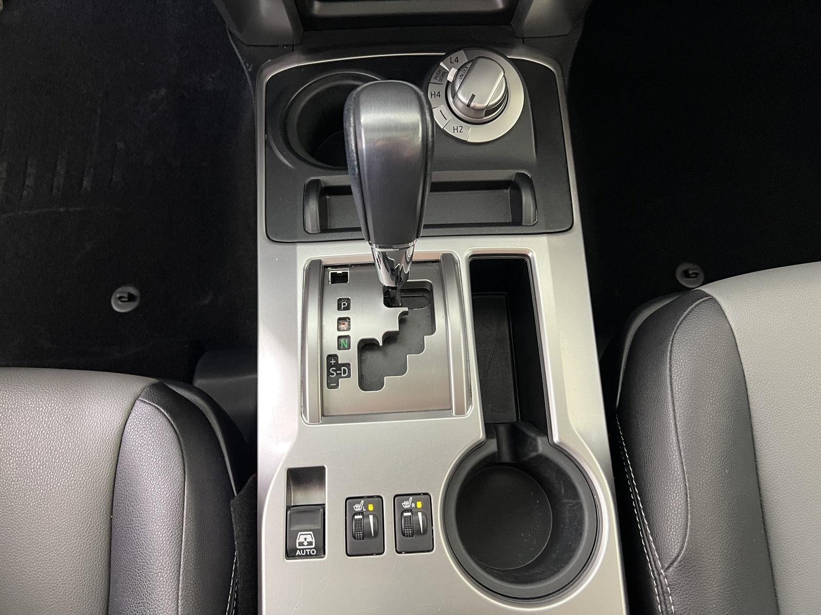 Used 2017 Super White Toyota SR5 Premium image 23