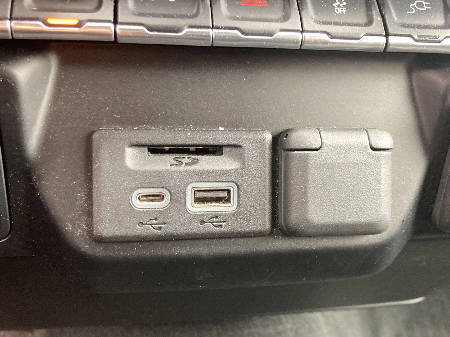Used 2020 Silver Ice Metallic Chevrolet LT image 21