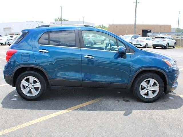 Used 2020 Pacific Blue Metallic Chevrolet LT image 5