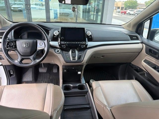 Used 2018 White Diamond Pearl Honda Touring image 14