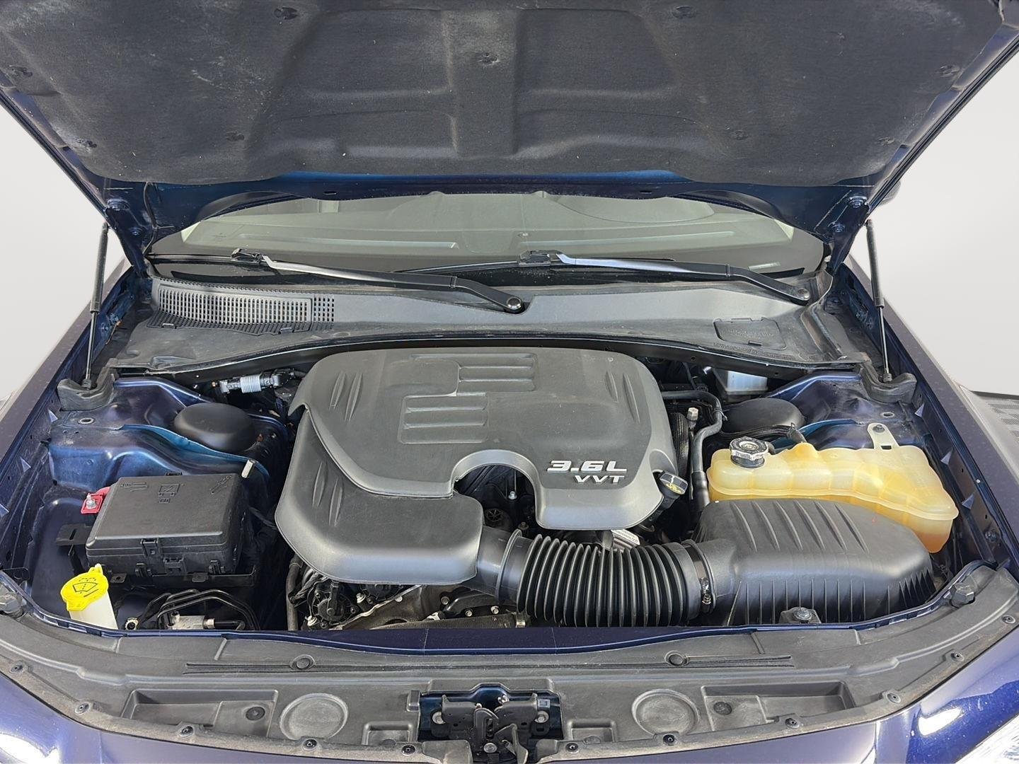 Used 2017 Jazz Blue Pearlcoat Chrysler Limited image 17