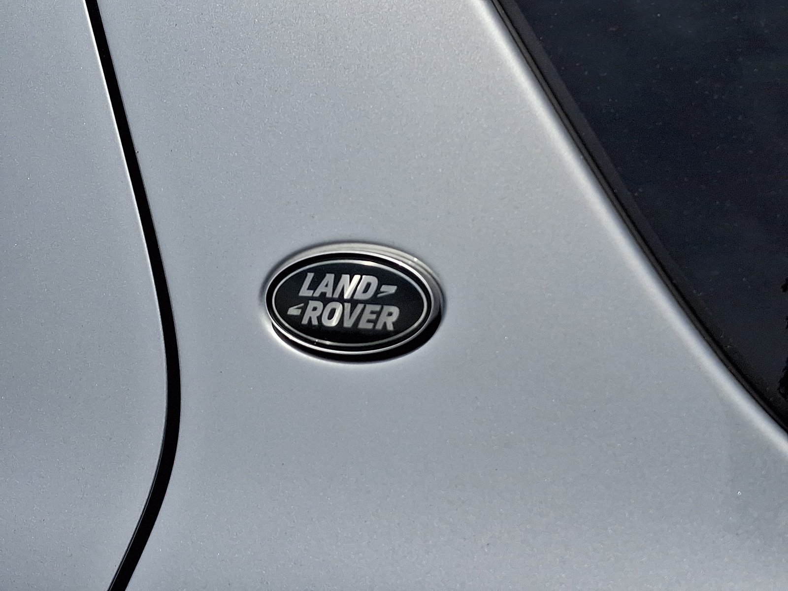 Certified Used 2025 Hakuba Silver Metallic - 1DU Land Rover Dynamic SE image 31