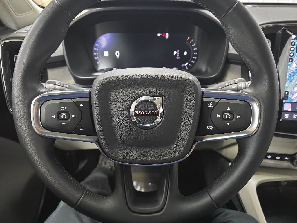 2023 Volvo XC40 Plus - Photo 19
