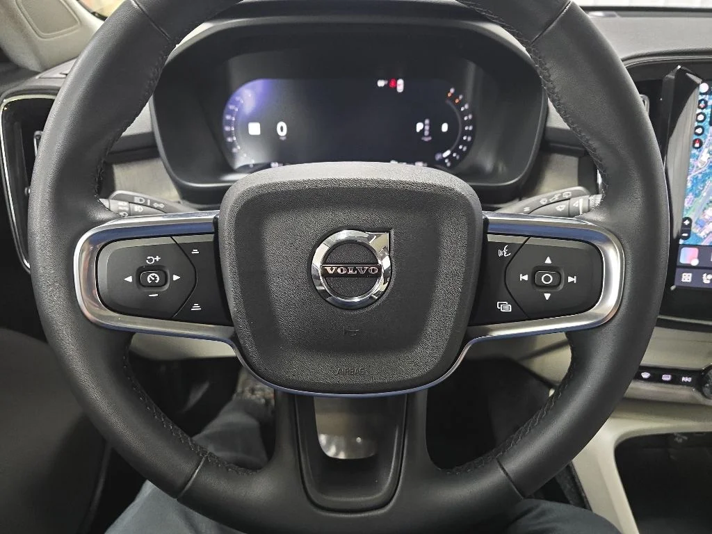2023 Volvo XC40 Plus - Photo 19