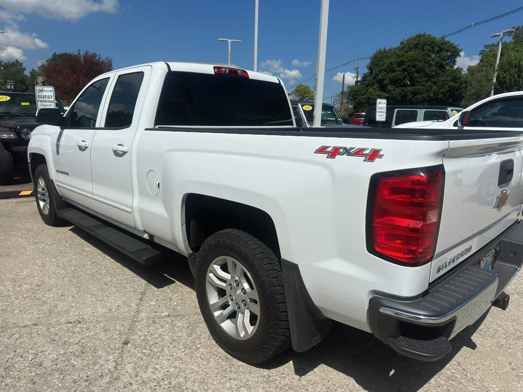 Used 2016 Summit White Chevrolet LT image 2