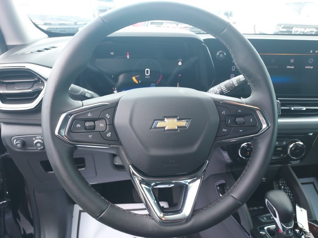 New 2026 Mosaic Black Metallic Chevrolet LT image 15