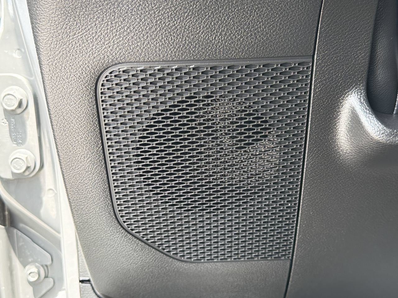 Used 2022 Sting-Gray Clearcoat Jeep Unlimited Sahara image 18