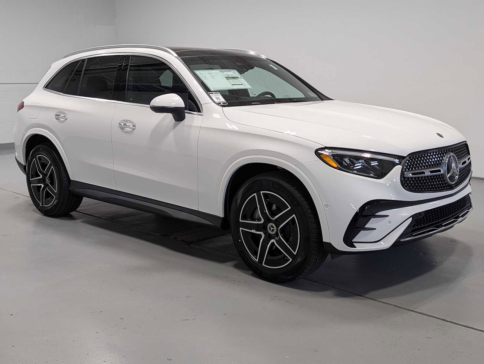 New 2026 Polar White Mercedes-Benz GLC 300 image 6