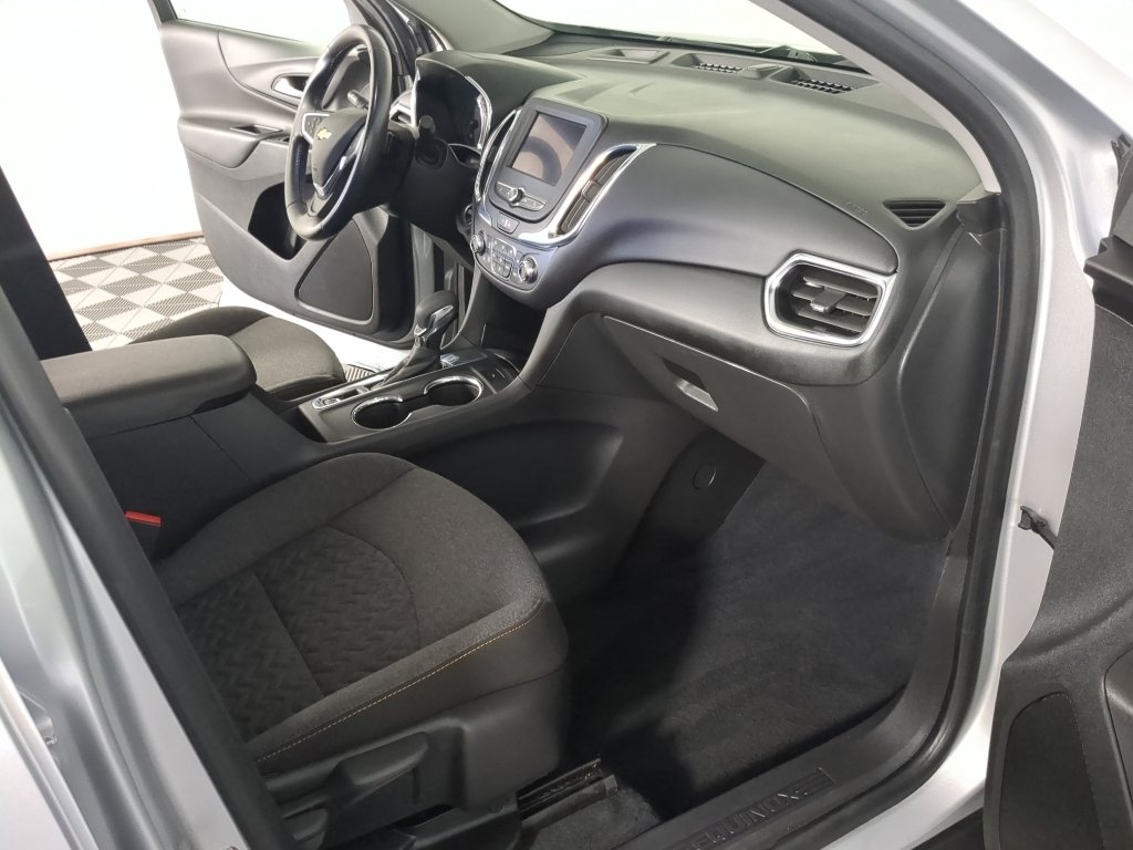 Used 2022 Silver Ice Metallic Chevrolet LT image 20