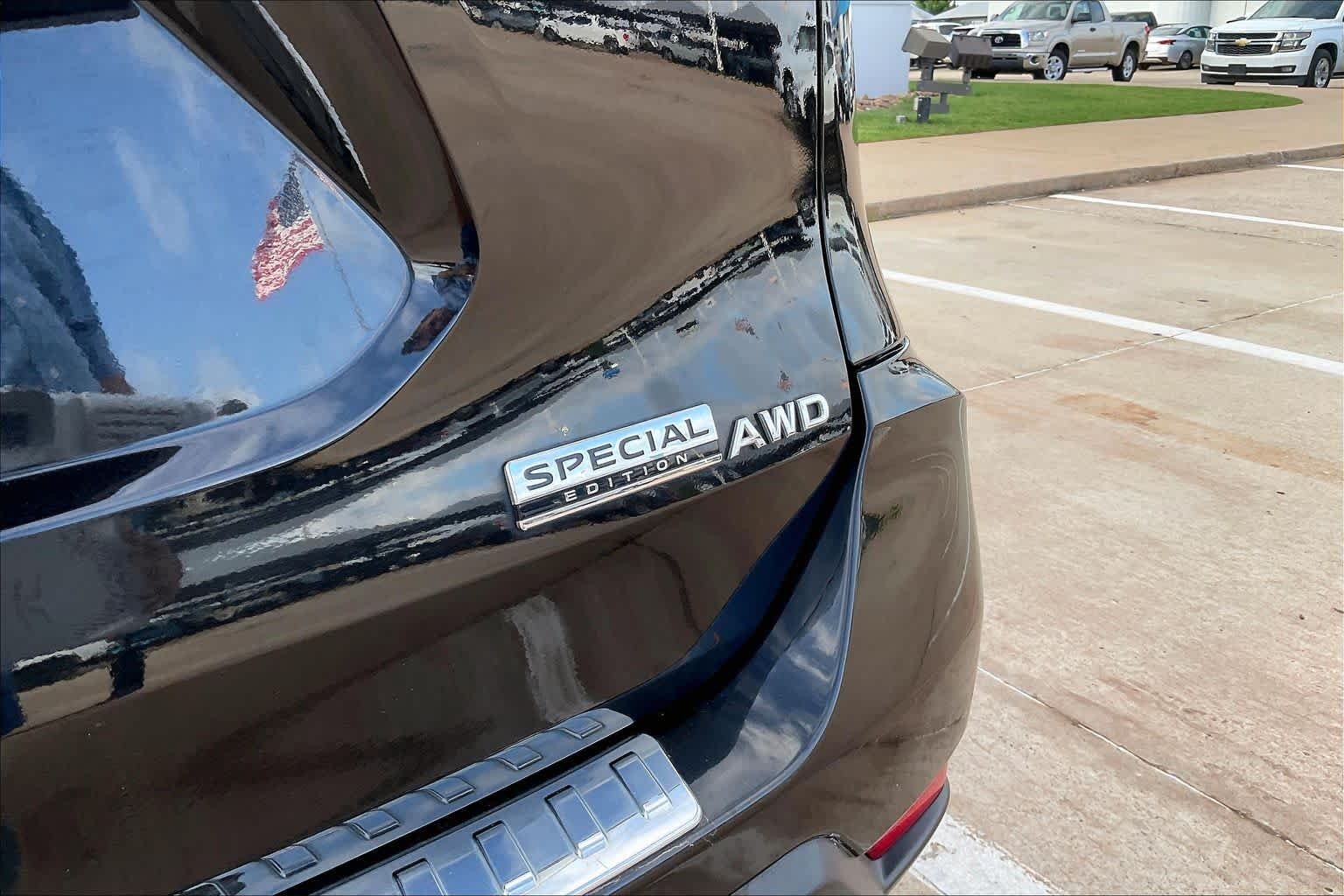 Used 2019 Magnetic Black Pearl Nissan S image 10