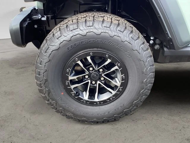 New 2026 Earl Clearcoat Jeep 4-DOOR WILLYS image 15