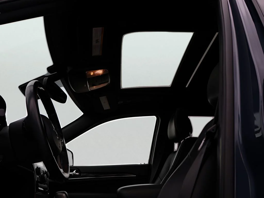 Used 2020 Blue Jeep Overland image 36