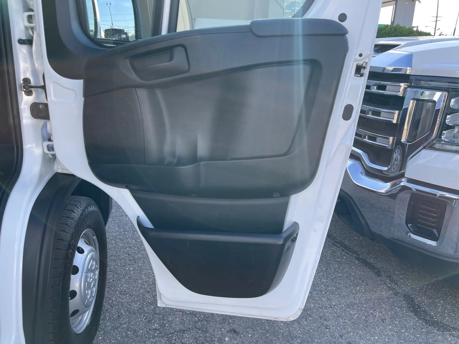 Used 2023 WHITE Ram  image 46