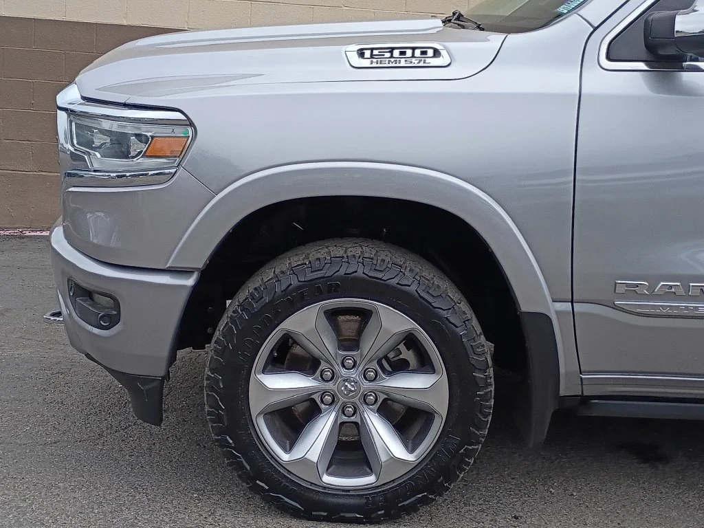 Used 2022 Billet Silver Metallic Clearcoat Ram Limited image 9