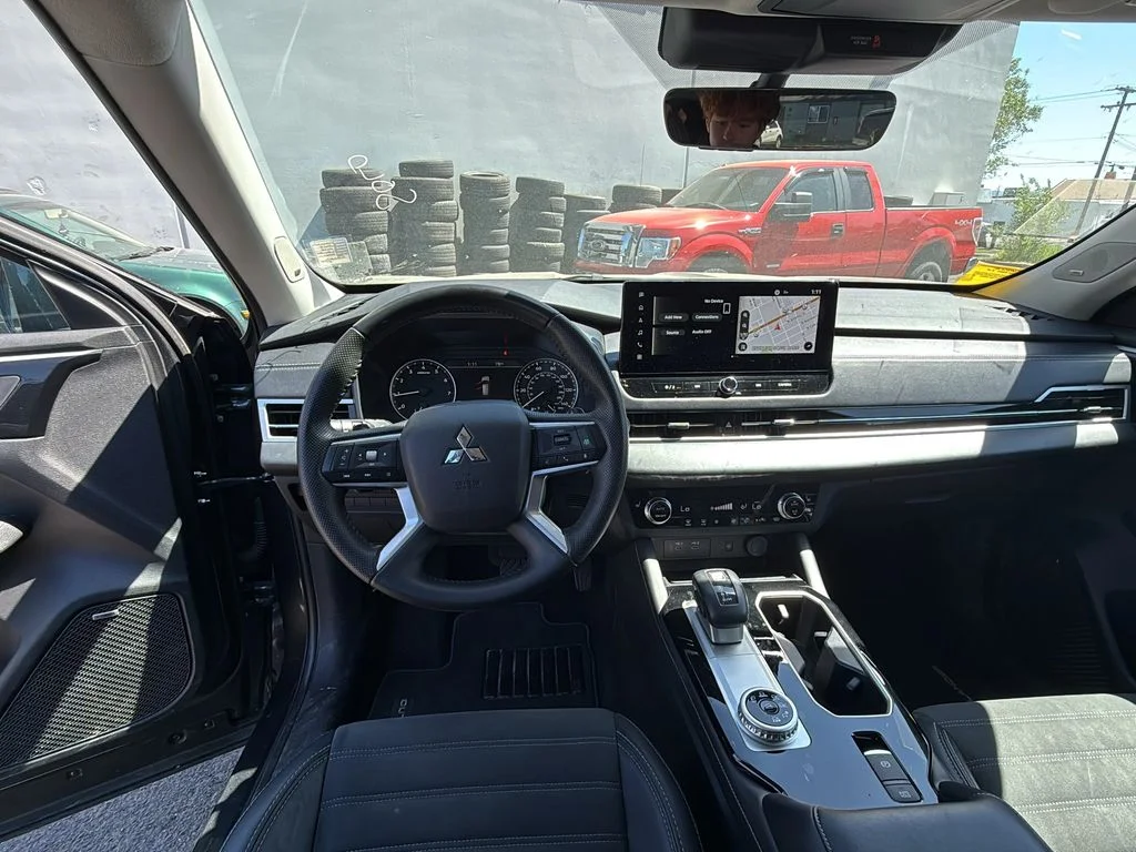 Used 2025 Gray Mitsubishi SE image 14