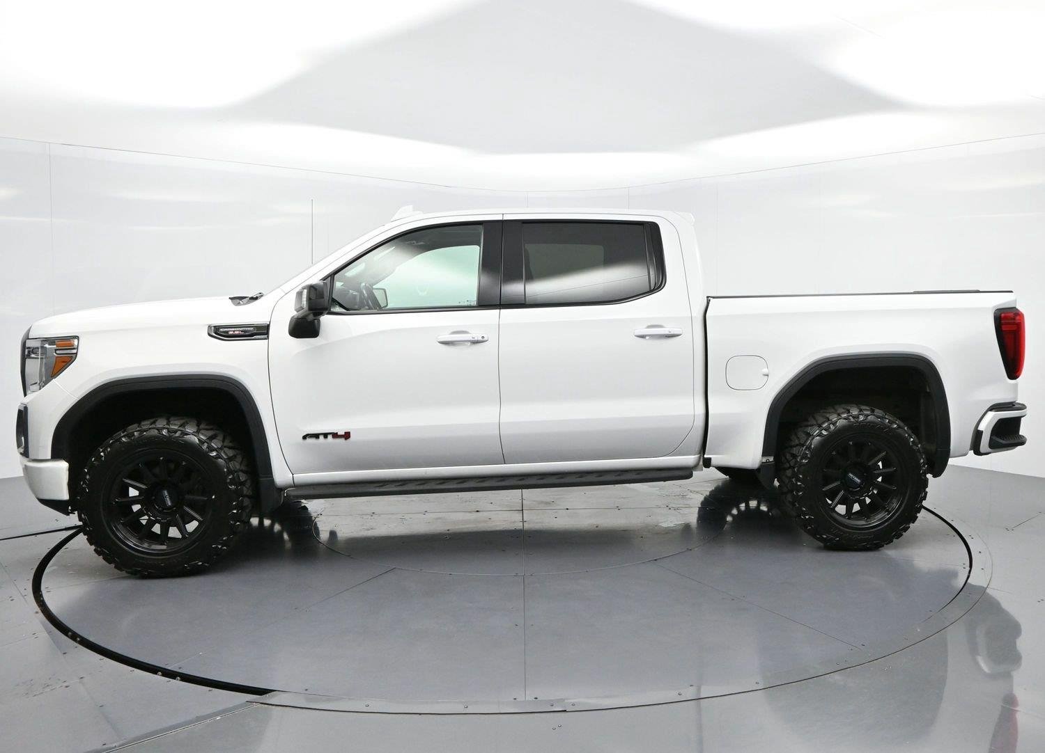 Used 2021 Summit White GMC AT4 image 4