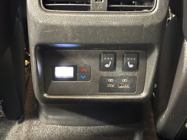 Used 2021 White Nissan Platinum image 30