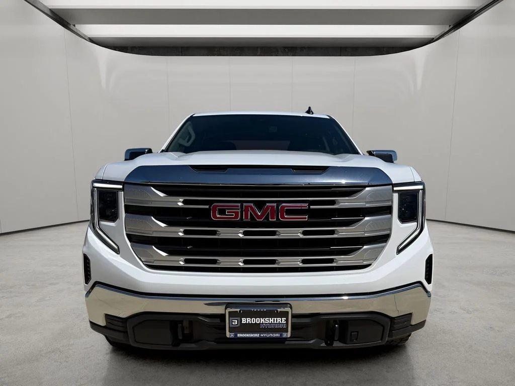 Used 2024 Summit White GMC SLE image 9