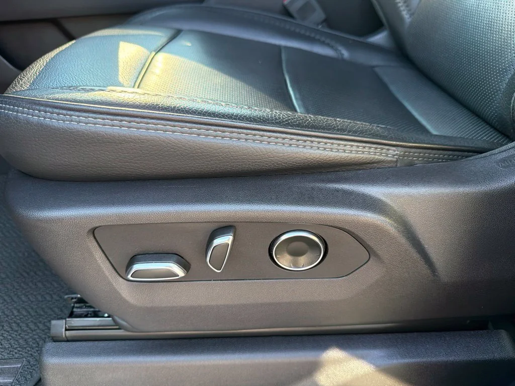 Used 2024 Sterling Metallic GMC Denali image 33