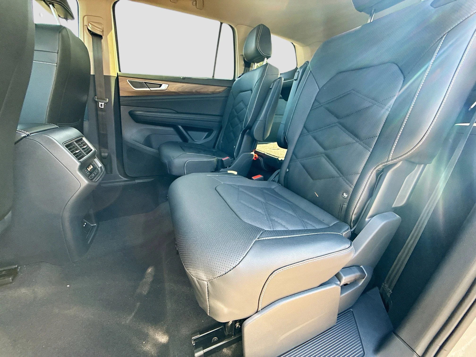 New 2026 Mist Volkswagen 2.0T SE w/Technology image 20