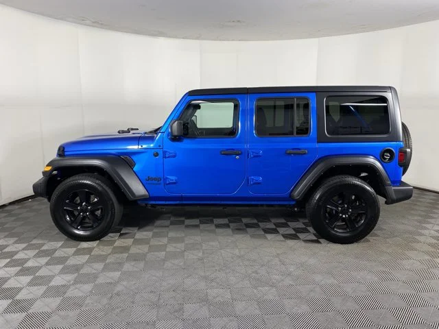 Used 2022 Blue Jeep Unlimited Sport Altitude image 10