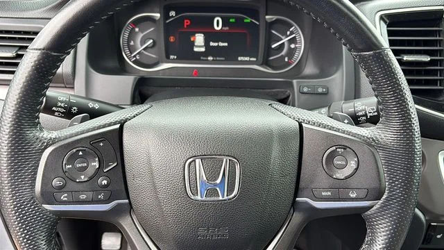 Used 2023 Silver Honda EX-L image 13
