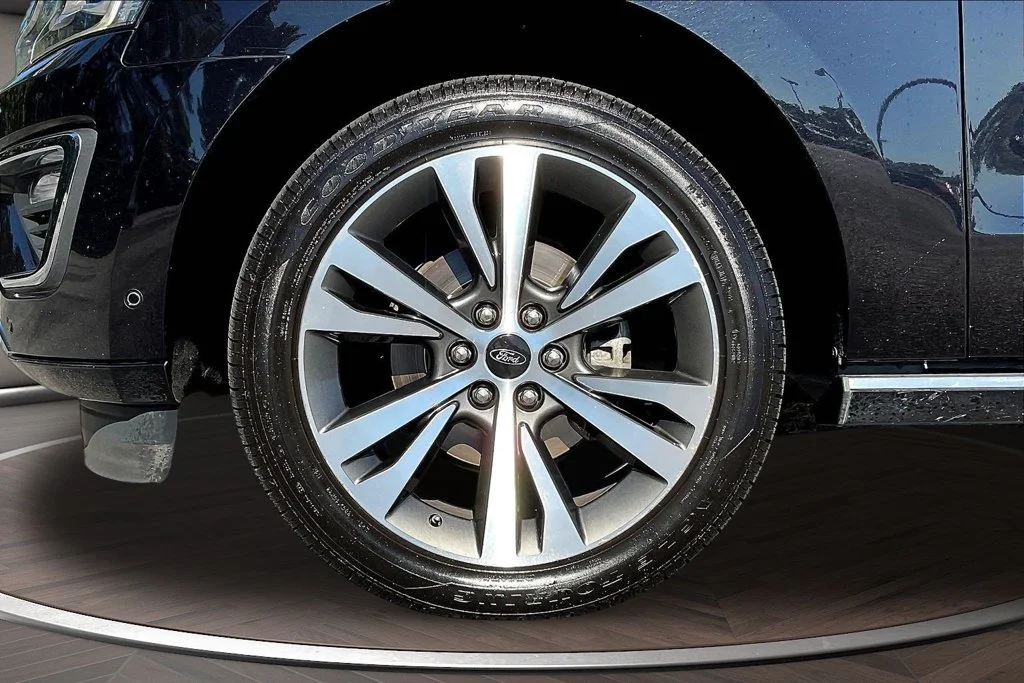 Used 2020 Black Ford Platinum image 37