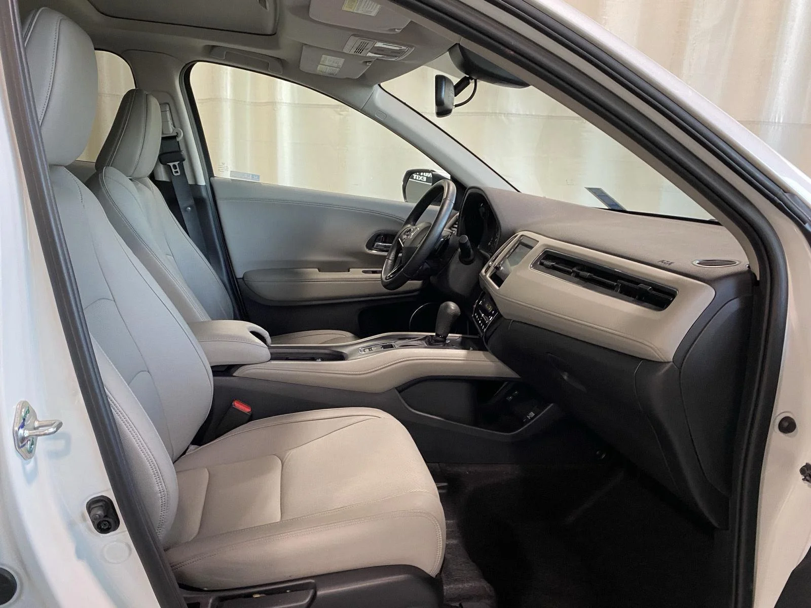 Used 2021 Platinum White Pearl Honda EX-L image 13