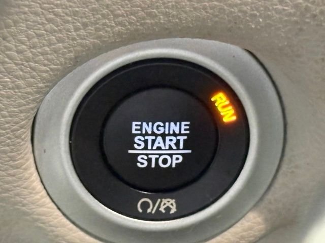 Used 2018 White Chrysler Limited image 30