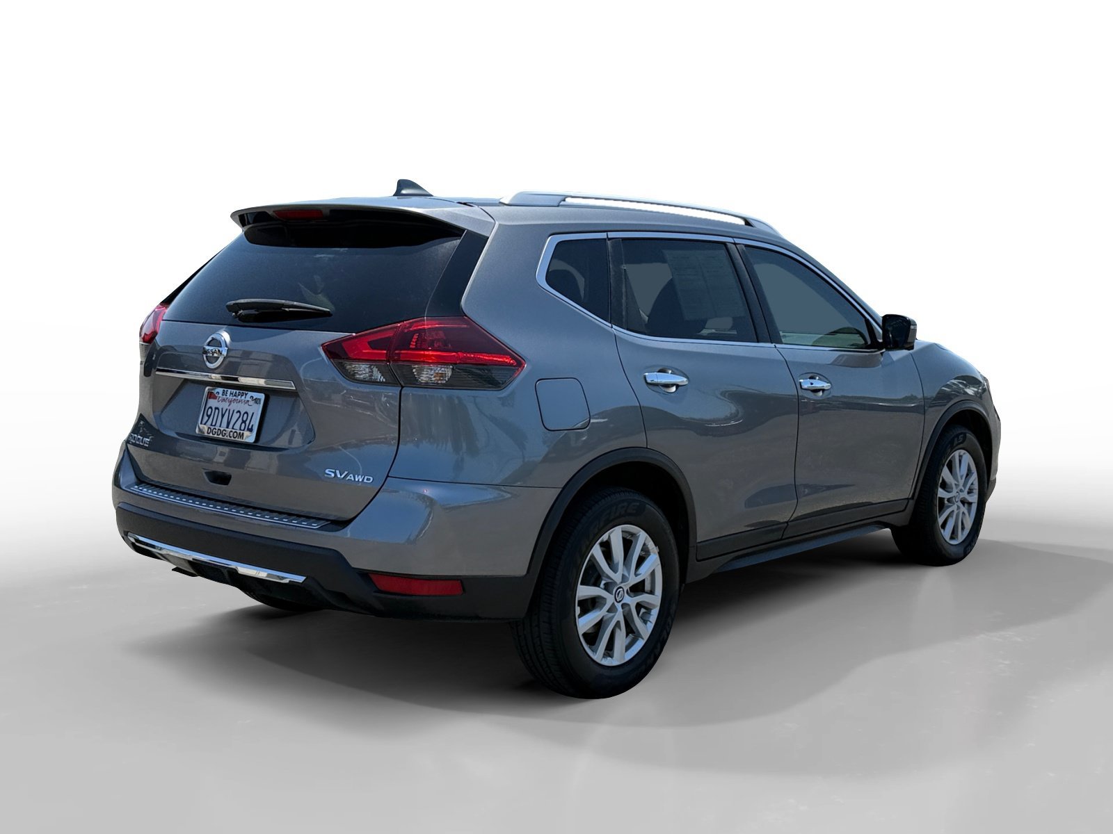 Used 2018 Gun Metallic Nissan SV image 5