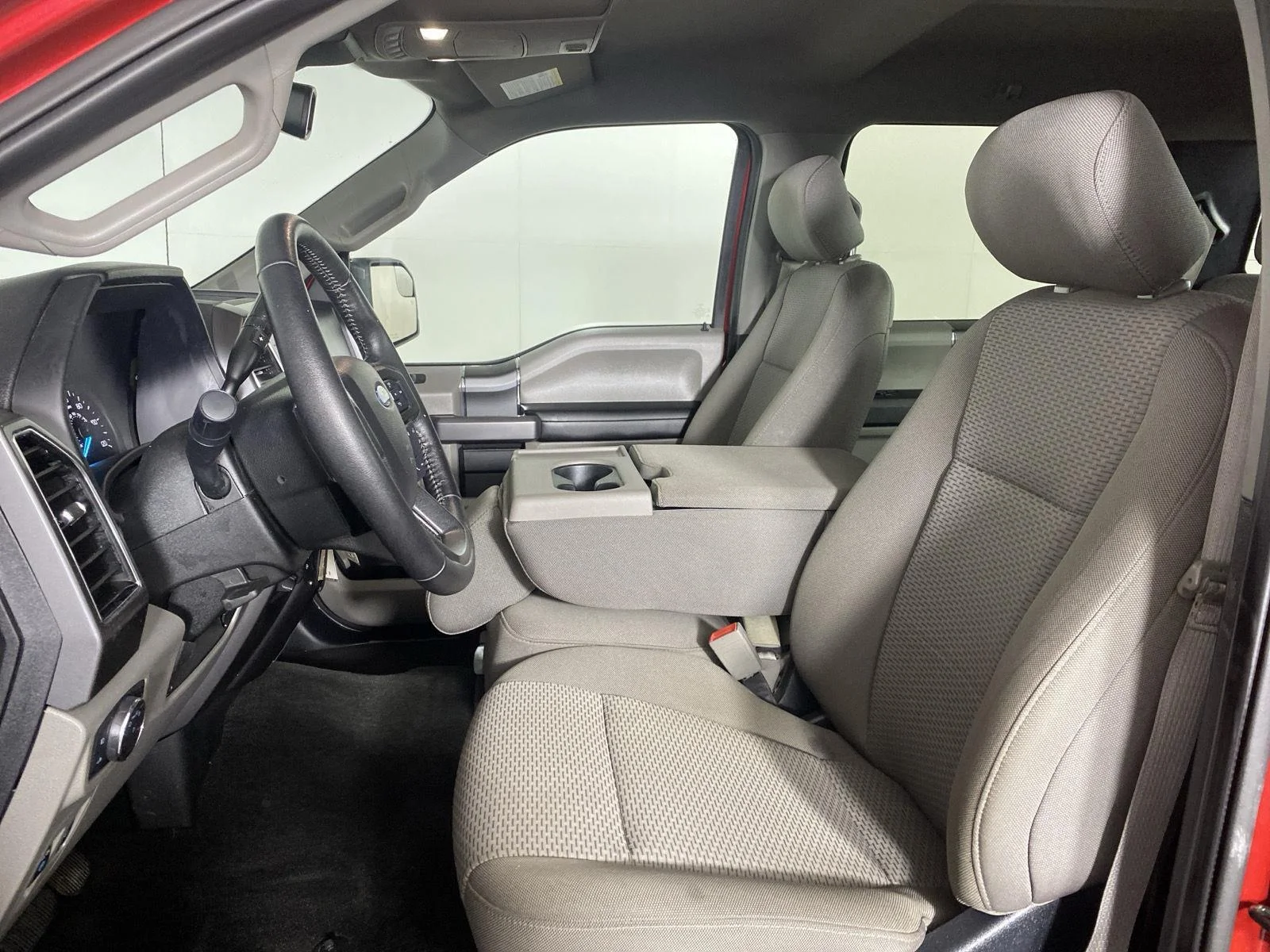Used 2020 Rapid Red Metallic Tinted Clearcoat/Magnetic Ford XLT image 13