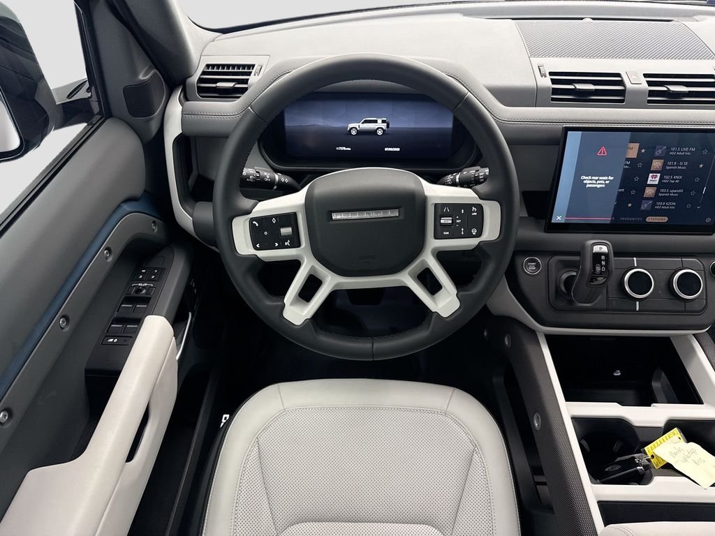 2025 Land Rover Defender S - Photo 10