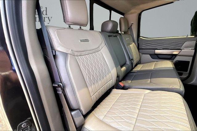 Used 2025 Black Metallic Ford Platinum image 28