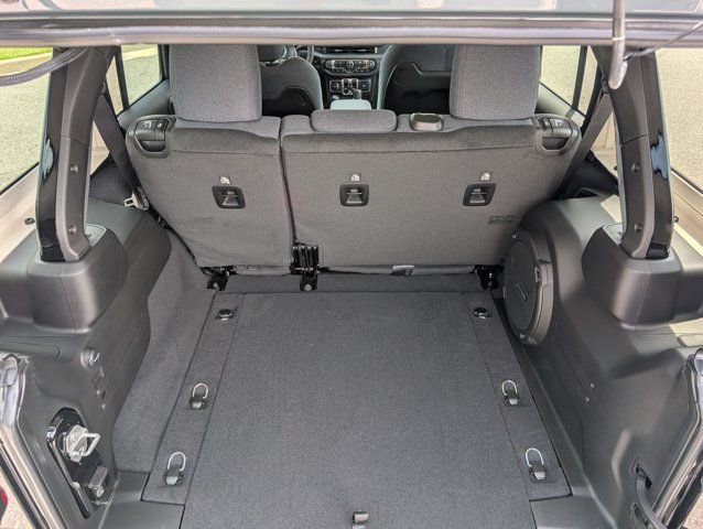 New 2026 Black Clear-Coat Exterior Paint Jeep Sahara image 14
