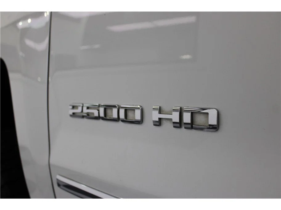 Used 2018 Summit White Chevrolet LTZ image 11