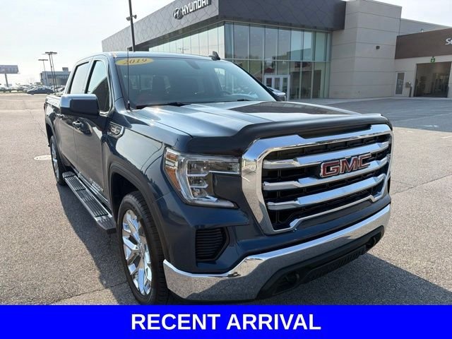 Used 2019 Blue GMC SLE image 2